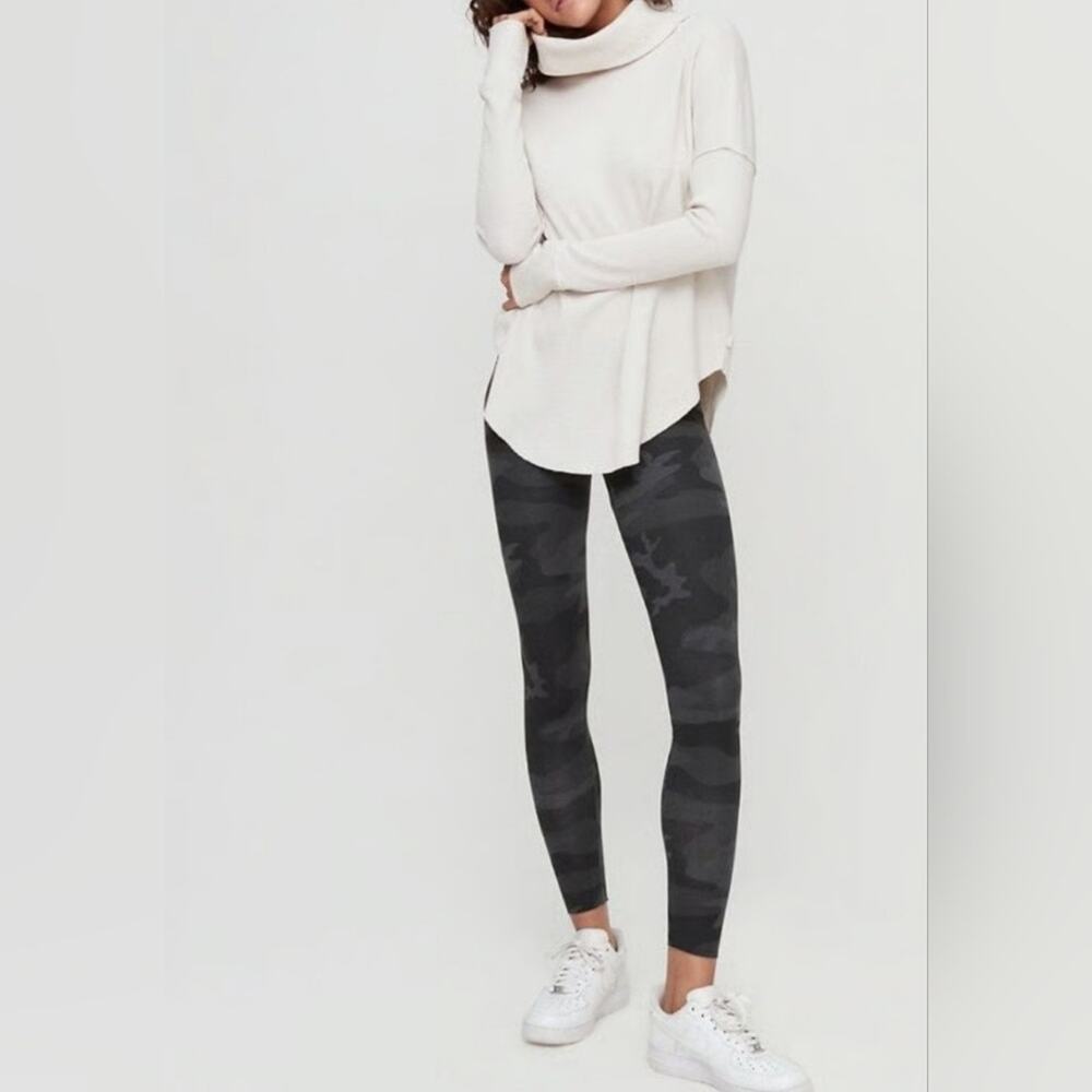 Aritzia TNA Thermal Cowl Neck Sweater Women's Size XXS